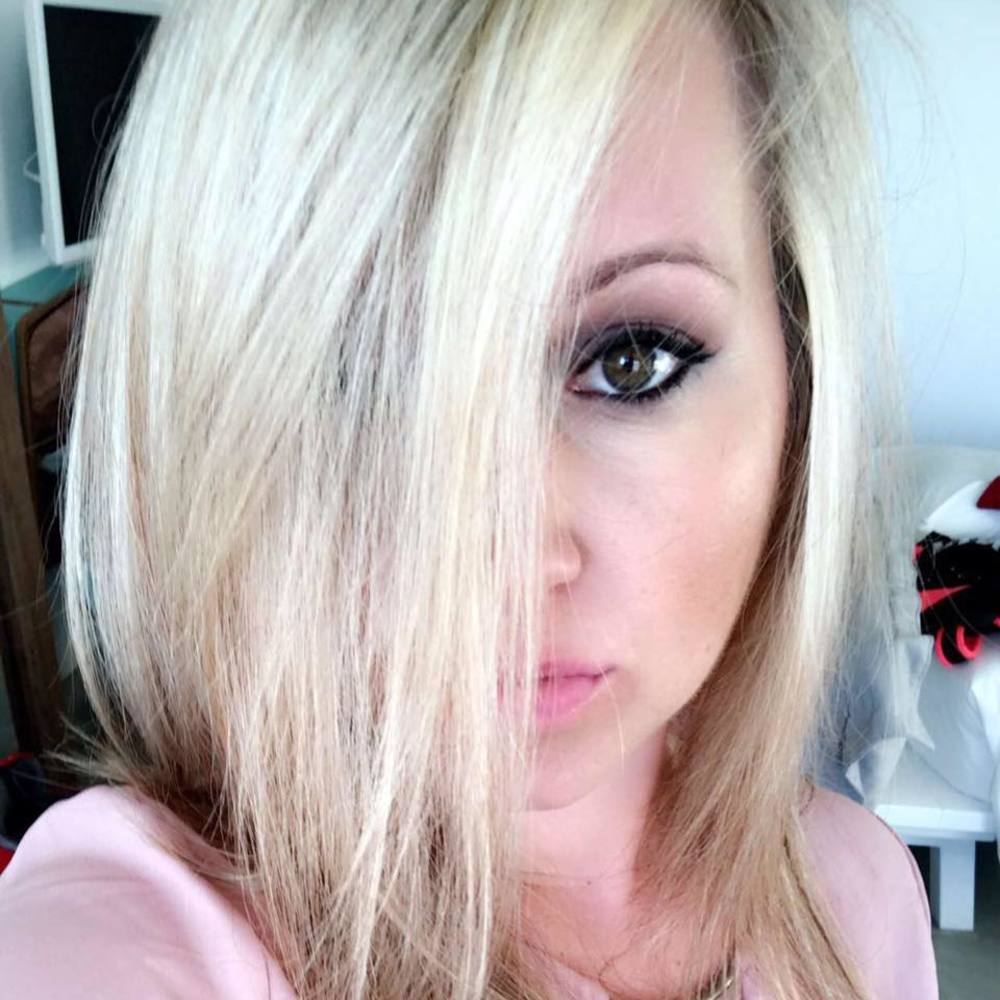 Meet your Posher, Ayrika